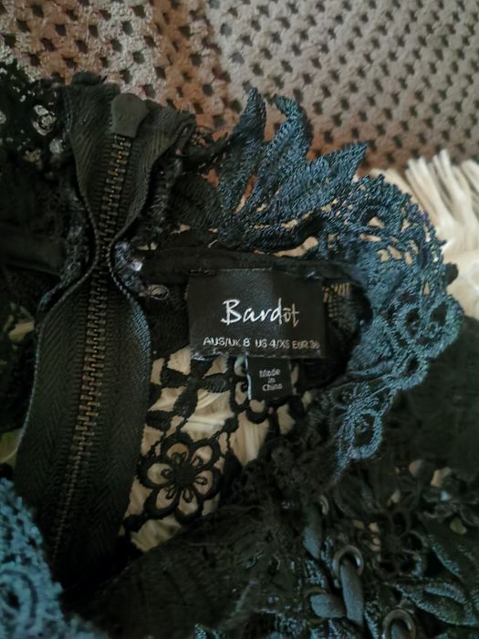 Дантелена черна рокля