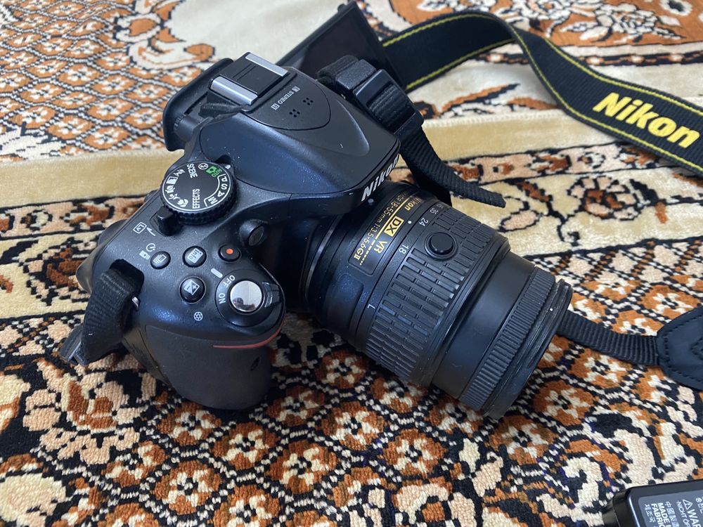 Зеркальный фотоаппарат Nikon D5200 + объектив 18-55