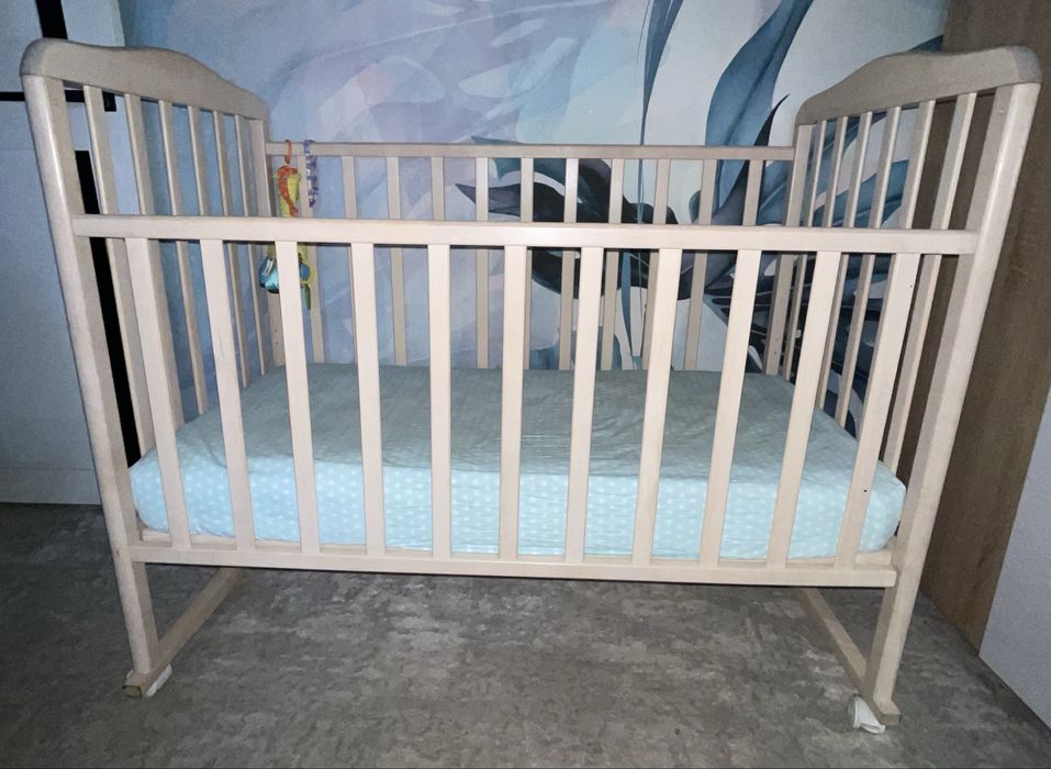 Детская кроватка