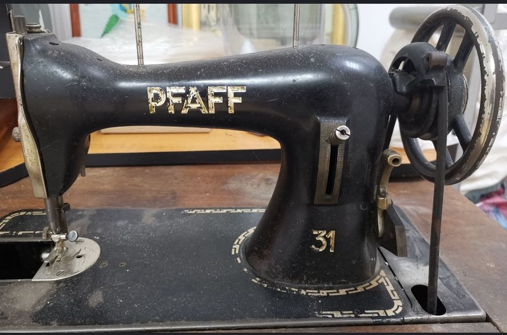 Mașină cusut Pfaff 31 stare bună sau colecție.