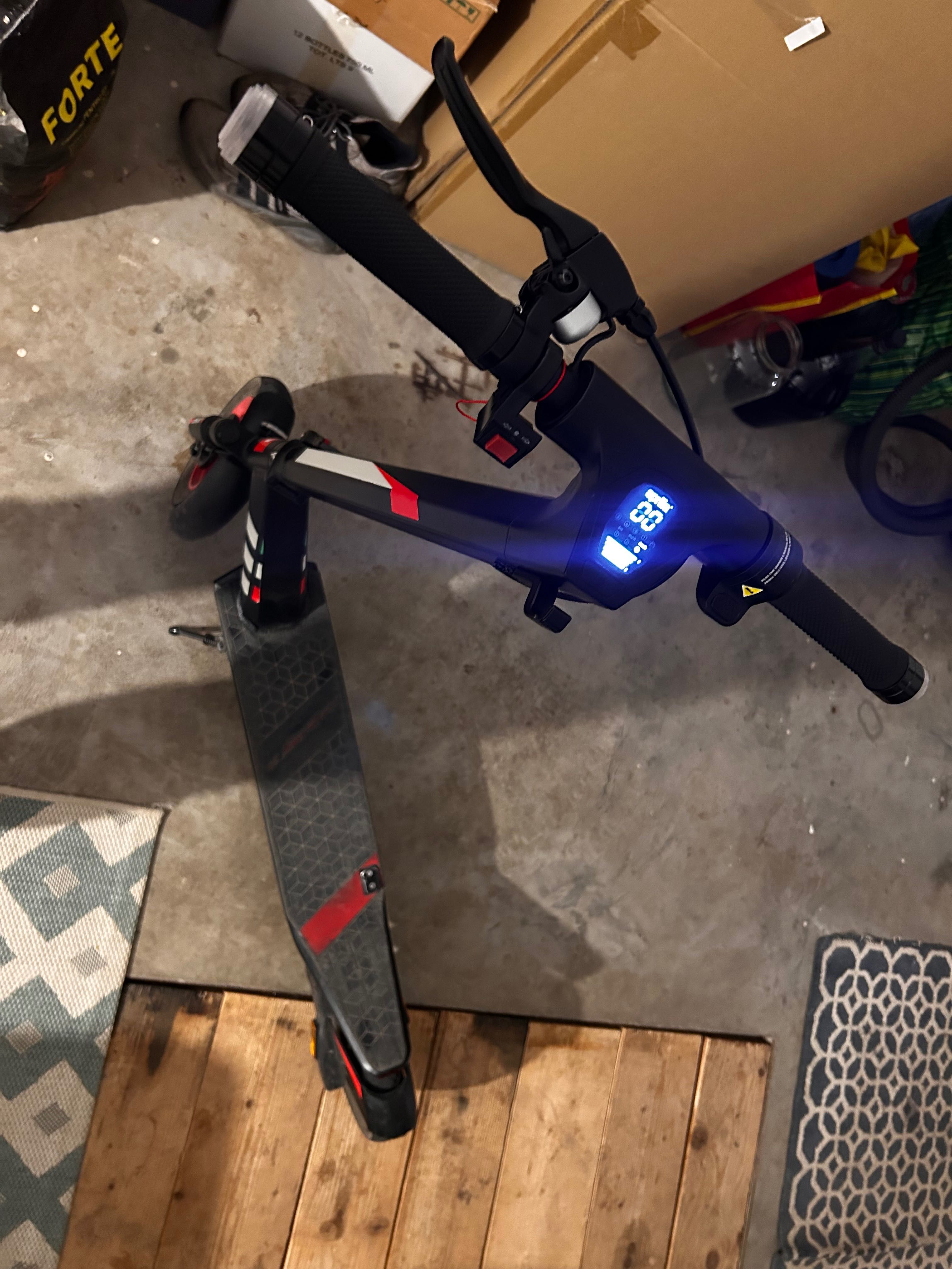 Trotinetă electrică aprilia esr2