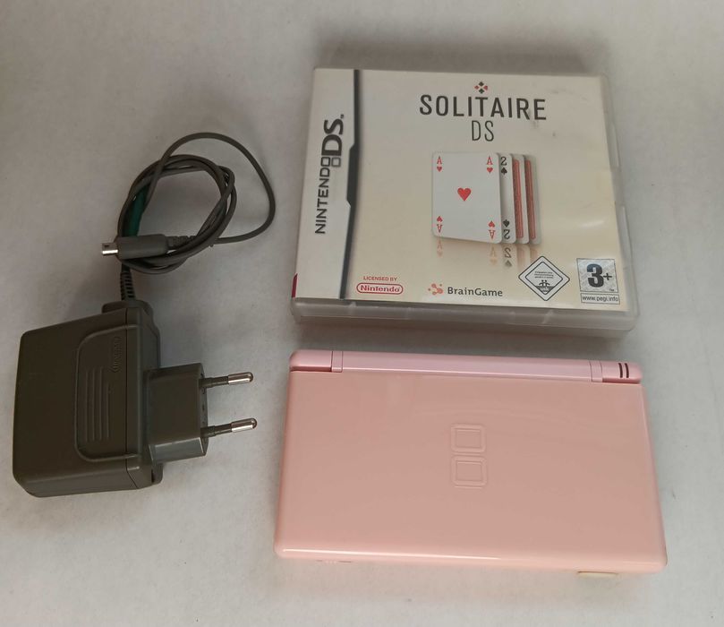 Nintendo DS lite roz, plus joc Solitaire inclus, Vechi De colectie