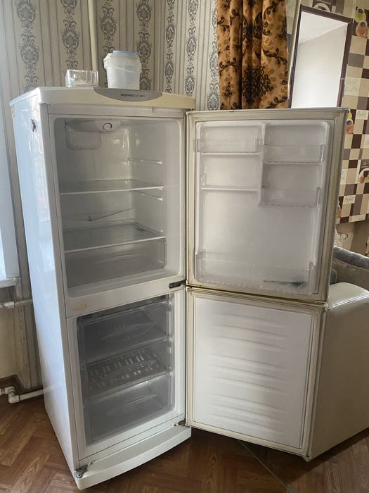 Холодильник рабочий 15000тг