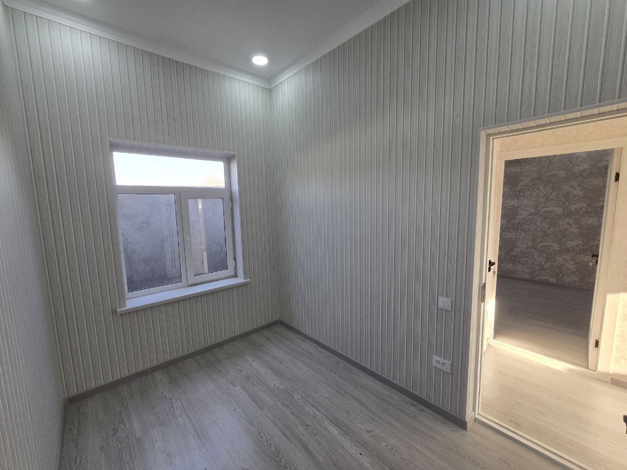 Янги хайот улица райхон продаётся  участок  76кв.м  3 комнаты.