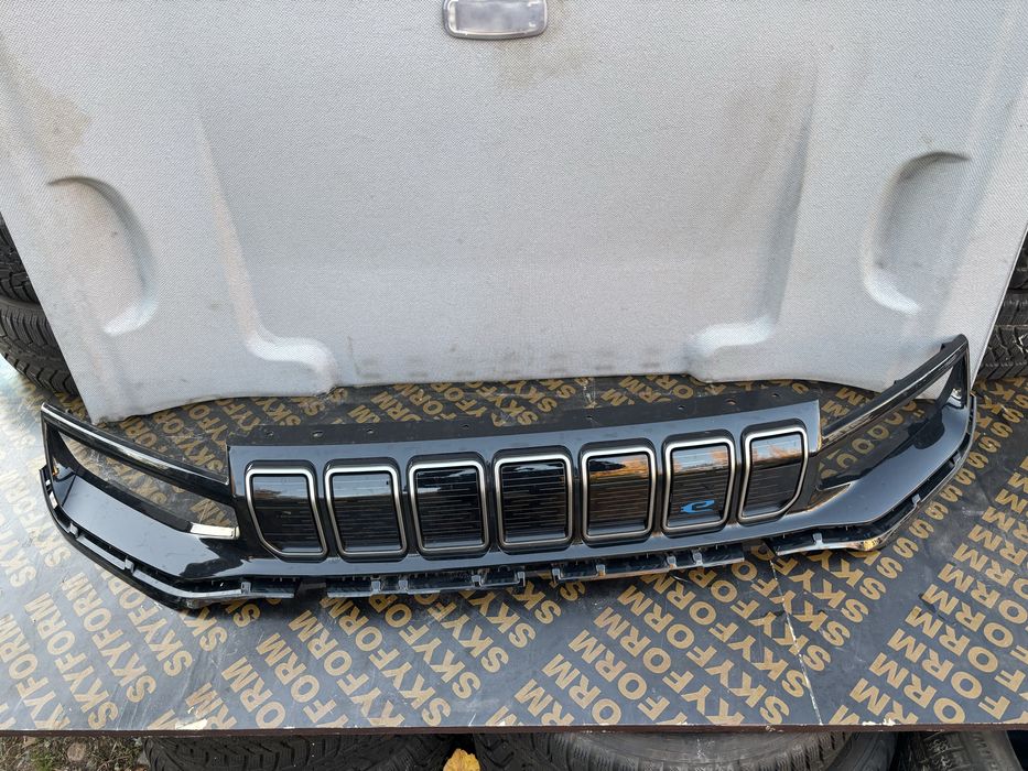 Решетка Грил Jeep Avenger