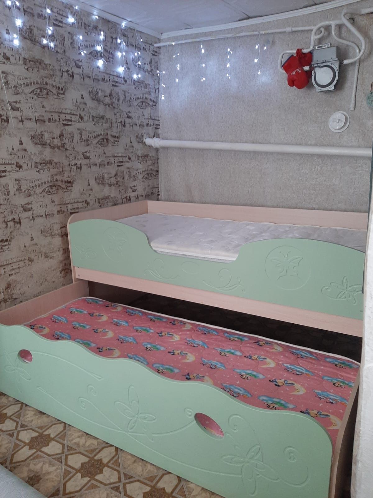 Двух уровневая детская кровать