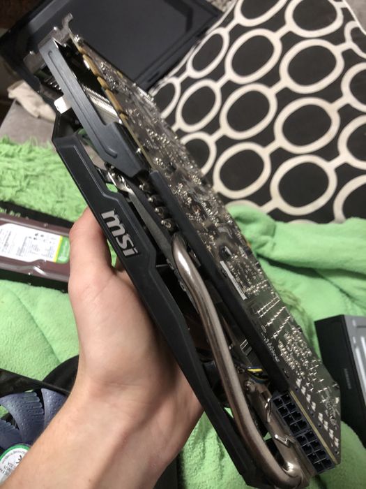 Vând placa video gaming (*utilizată*)