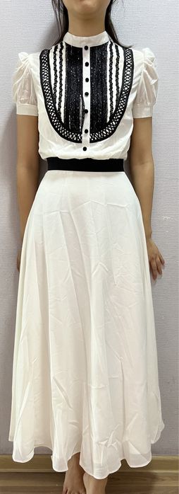 Женское белое длинное платье