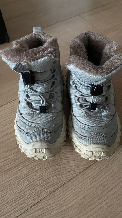 Продам демисозный кроссовки детские