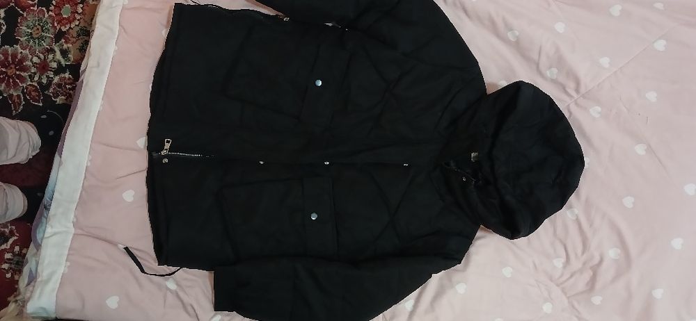 Аёллар курткаси холати янги 48. 50 размерга тугри келади