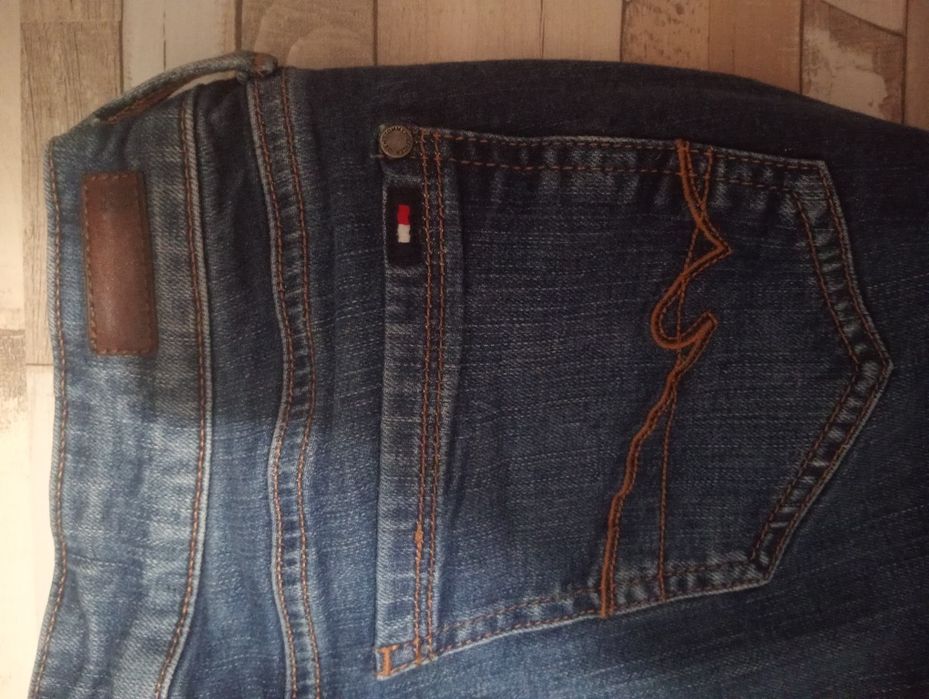 De vânzare blugi originali TOMMY HILFIGER