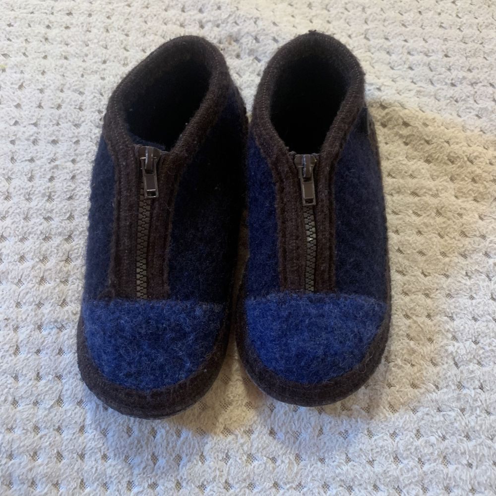 Papuci lana Melton de casa