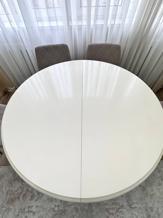 Продается стол круглый