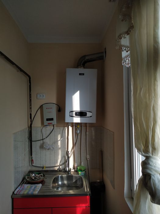 Uy sotiladi manzil Farg'ona shaxar mindanobod moshina bozori oldida