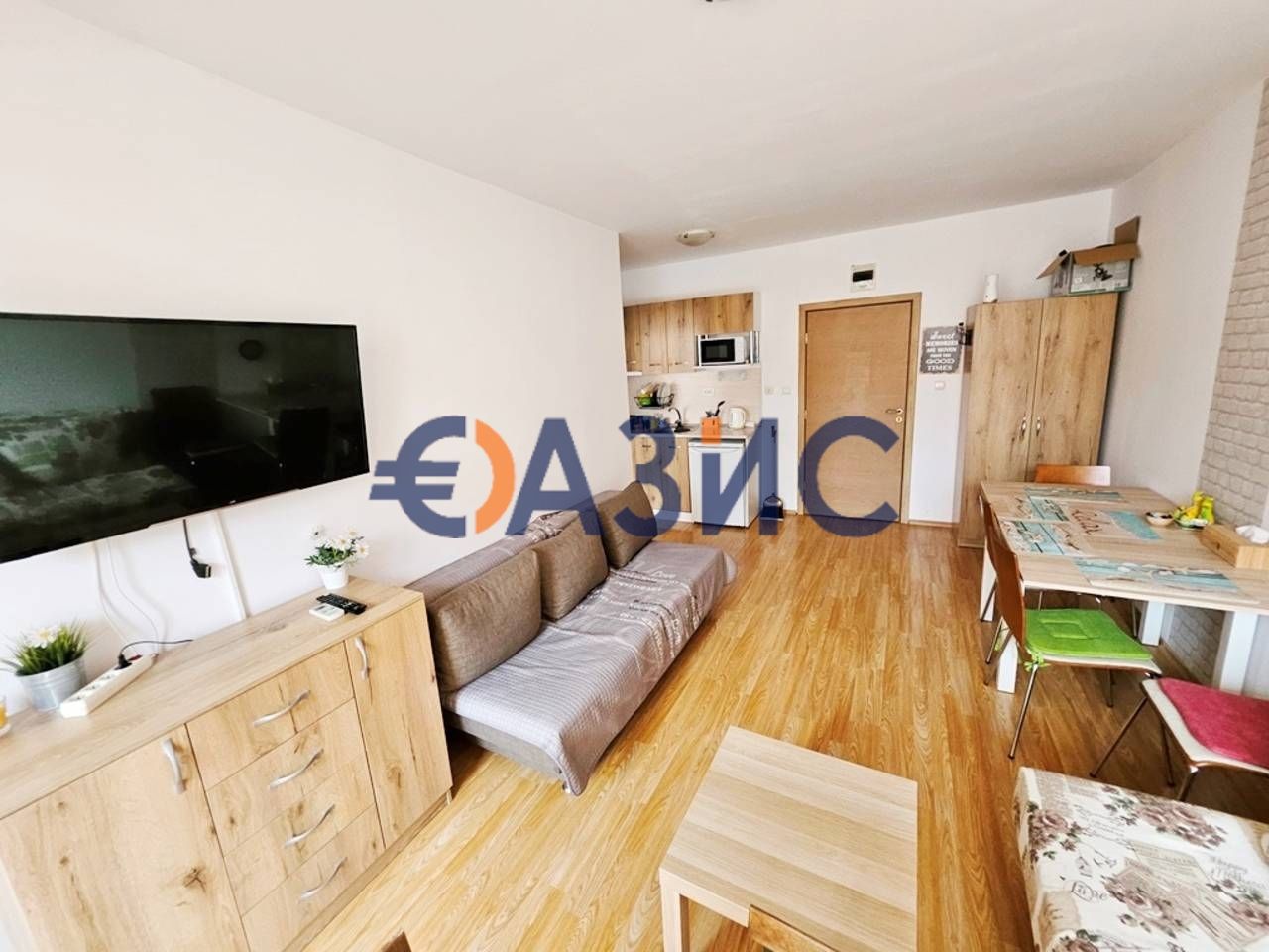 Продава се Двустаен апартамент в к.к. Слънчев бряг - 57 кв.м за 858 €/кв.м - Снимка #1