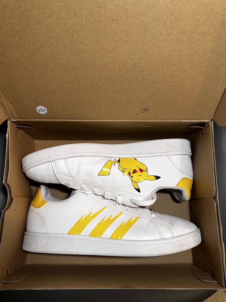 Марaтонки Adidas Pokemon