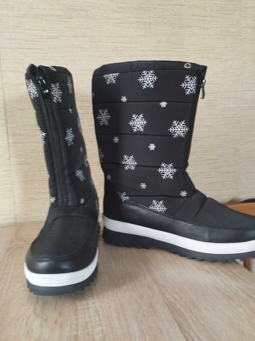 Продам сапоги-дутики, новые.