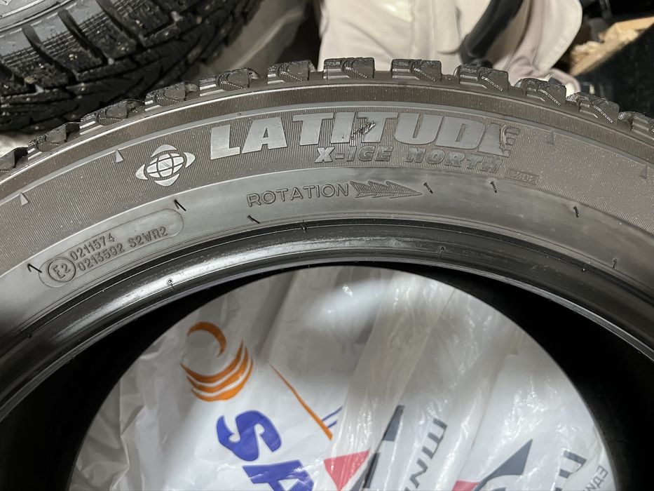 Продается Шины , 275/45/R21 ( c шипами )