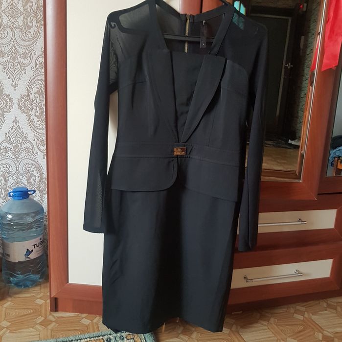 Продам  платье  срочно