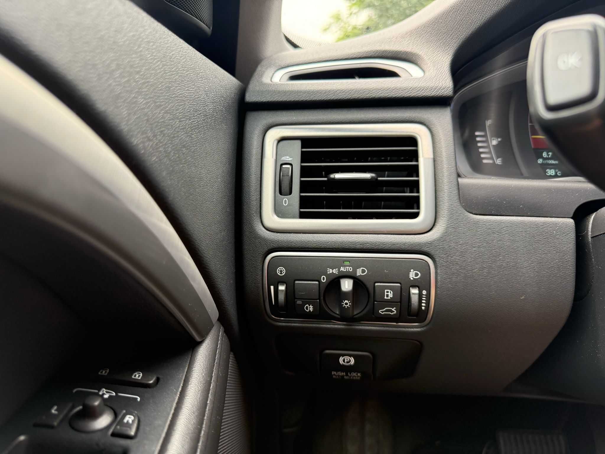 De vanzare VOLVO V 70
