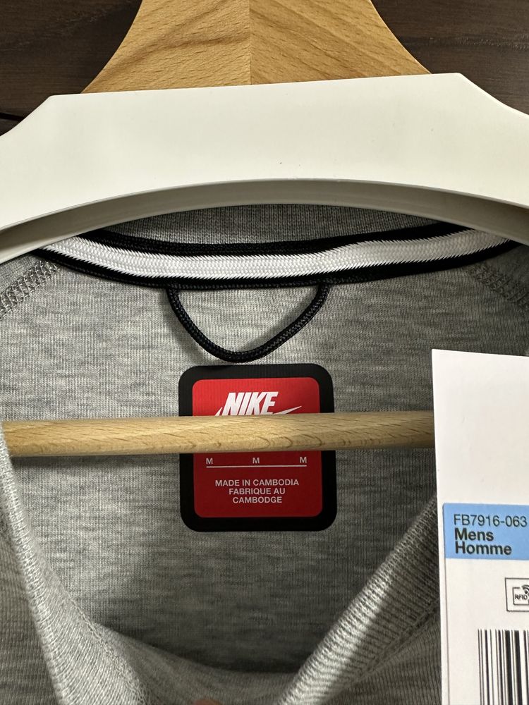 Hanorac Nike Tech Fleece
