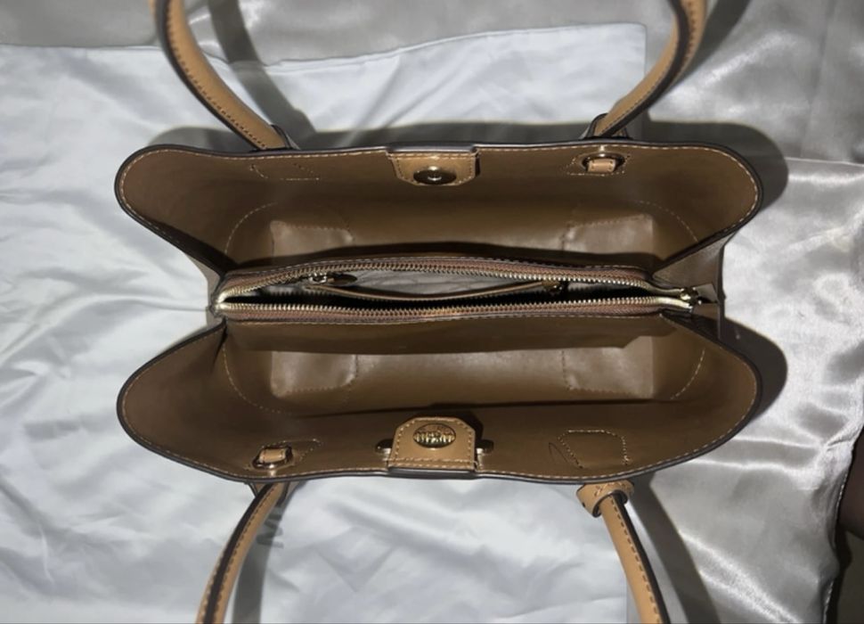 Geanta Michael Kors maro