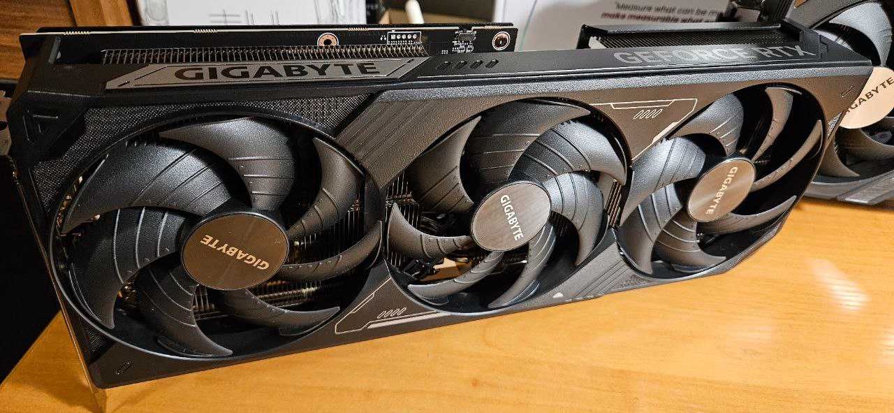 Gaming PC RTX 5070 Ti 16GB, 32GB 6400MHz DDR5 RAM, RYZEN 7 9800X3D CPU