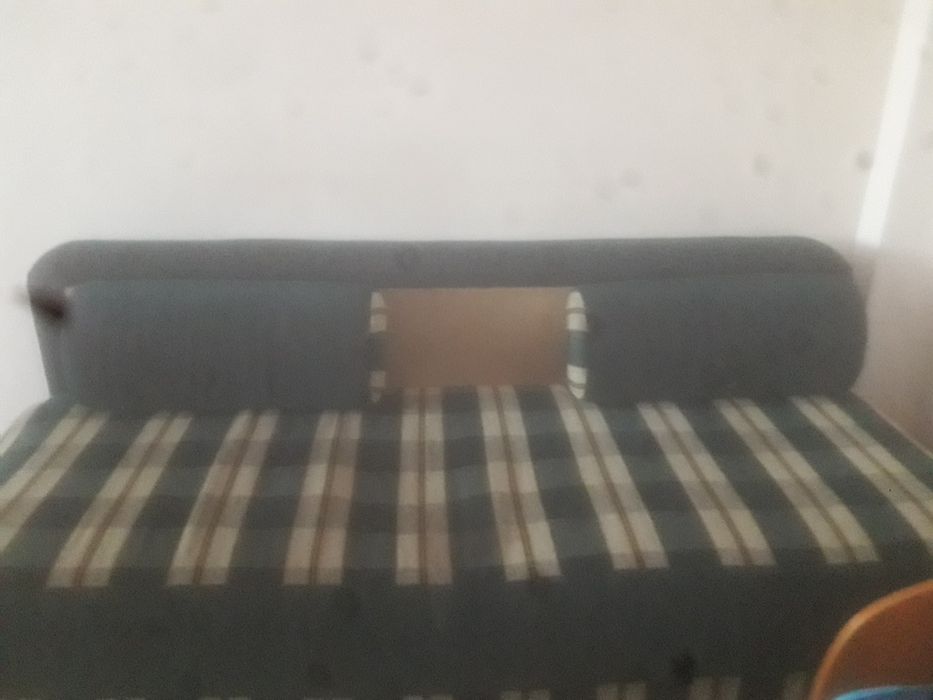 диван двухместный