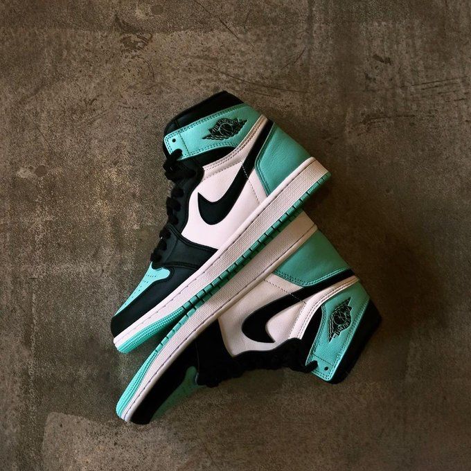 Air Jordan 1 Retro High OG Green Glow