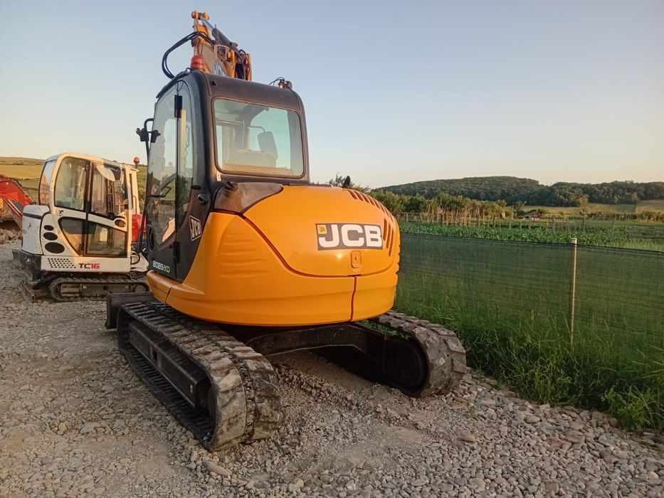 Miniexcavator/excavator JCB 8 tone 2011