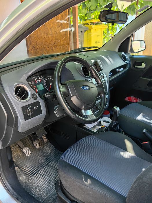 Ford Fusion proprietar din 2011