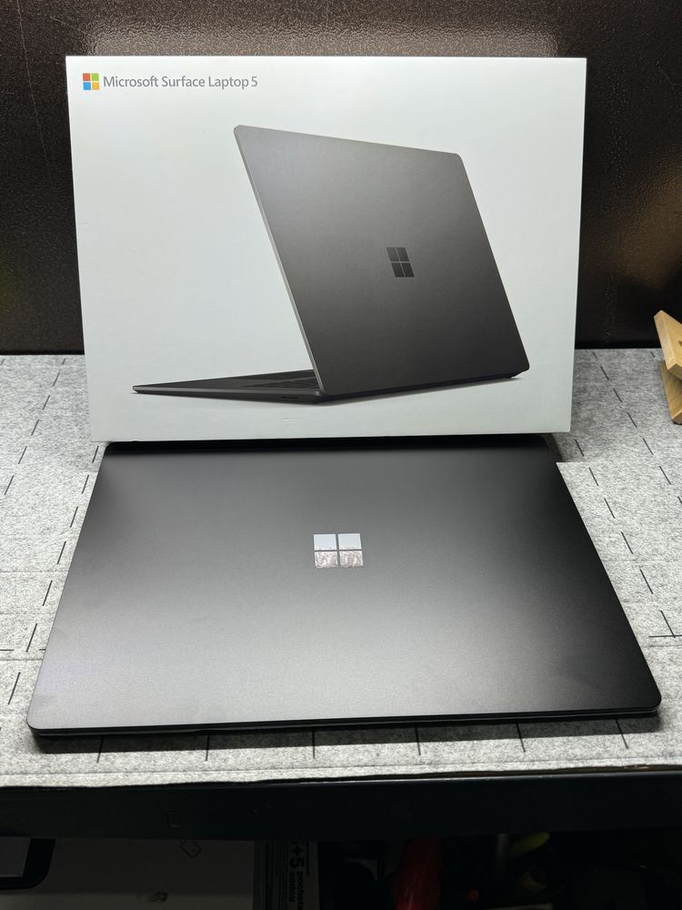 Microsoft Surface Laptop 5 i7,16GB,523gb NOU