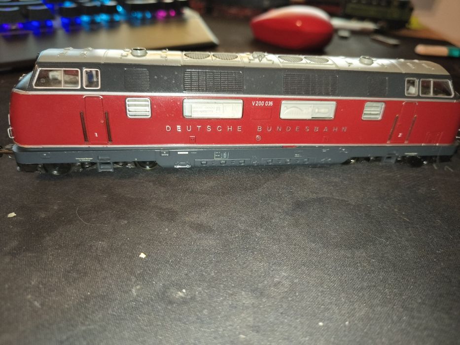 Locomotiva trenuleț Roco v200 035  dc in stare buna digitala