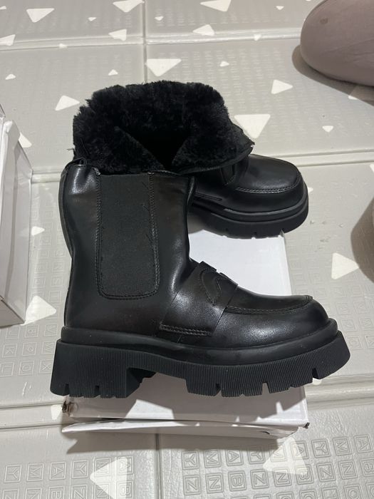 Продам зимние ботинки спожки Челси