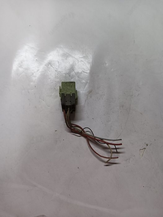 Releu bujii  BMW 3 IV E46 1998 - 2005 8373700