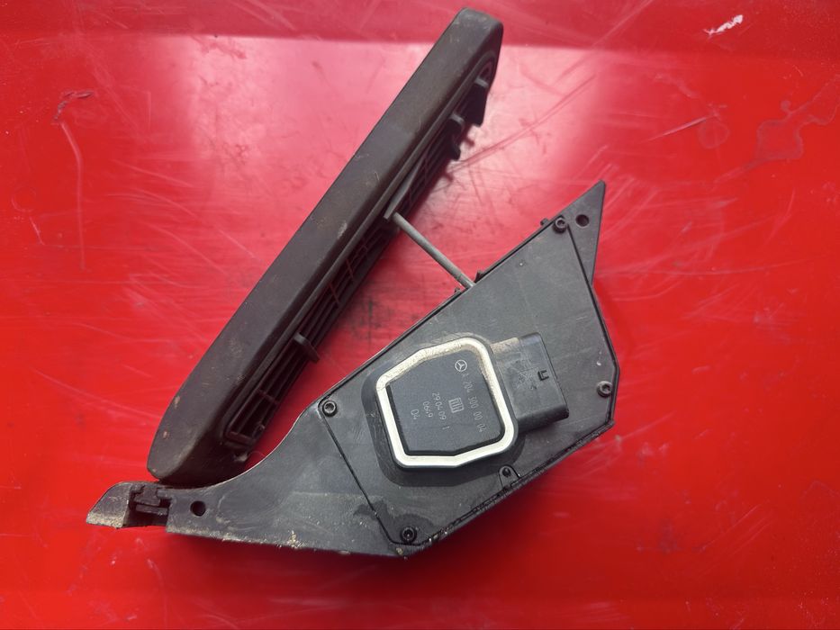 Педали Mercedes W204 2:2cdi Автомат