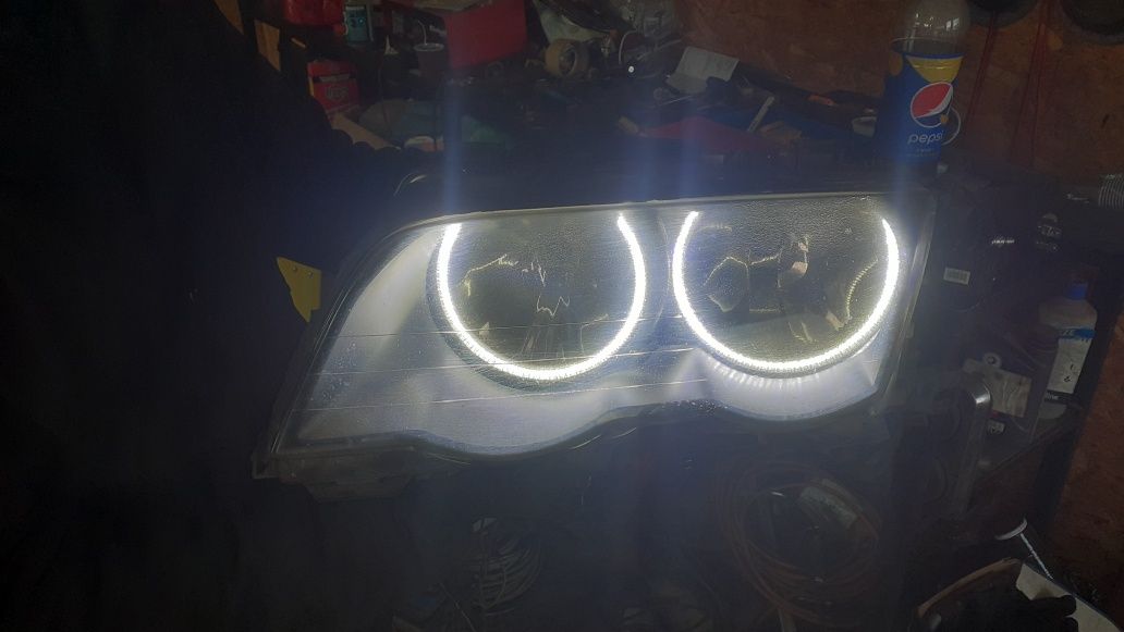 Faruri Angel Eyes Bmw E46 din 2000