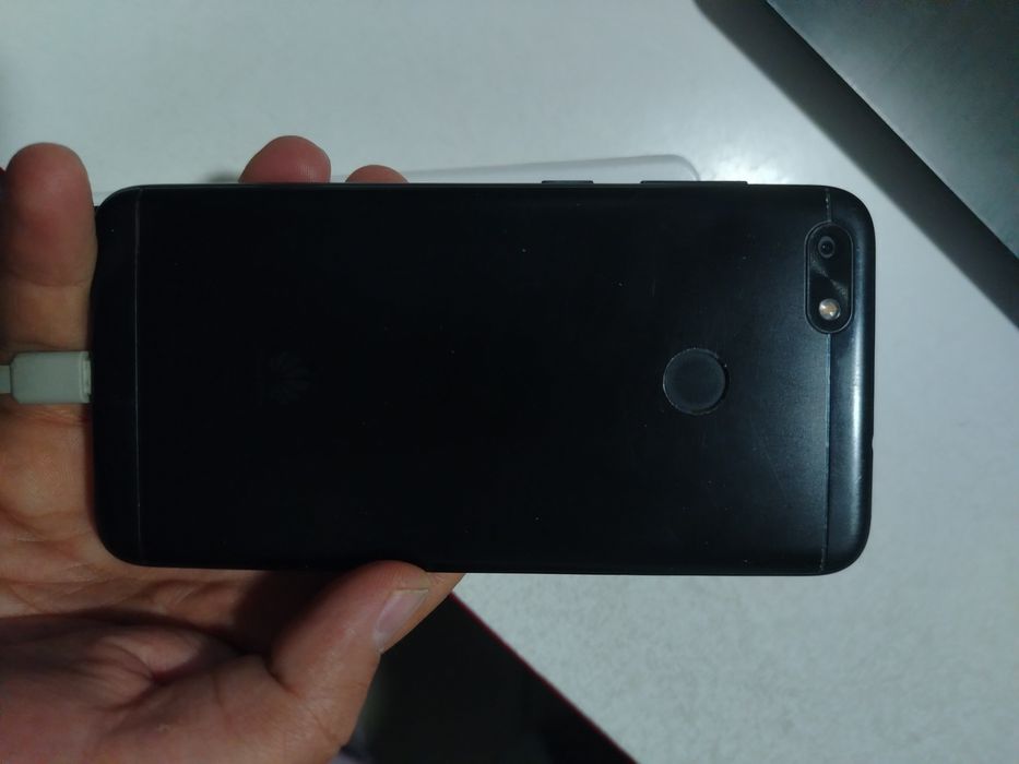 Хуавей істейді бірақ экраны өшіп қала береді