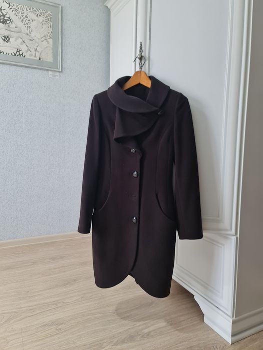 Продам пальто в коричневом цвете