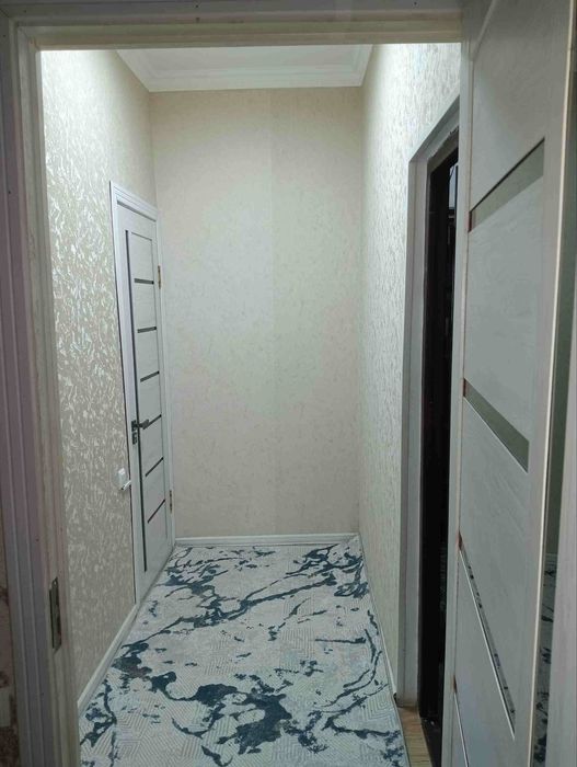 Ижарага уй берилади  члонзор  17 кв 1²килинган  2 этаж  350&