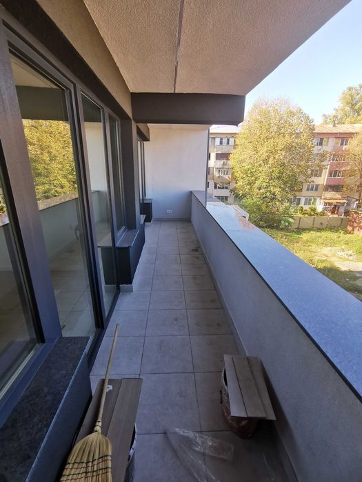 Inchiriez Apartament (Birouri)