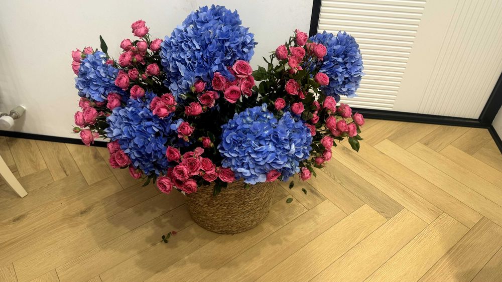 цветы на корзине