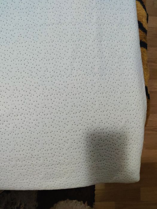 Topper achizitionat de la Jisk