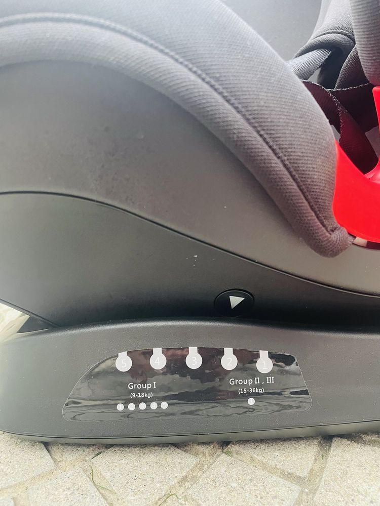 Столче за кола Maxi Cosi Titan черно с Isofix 9-36кг
