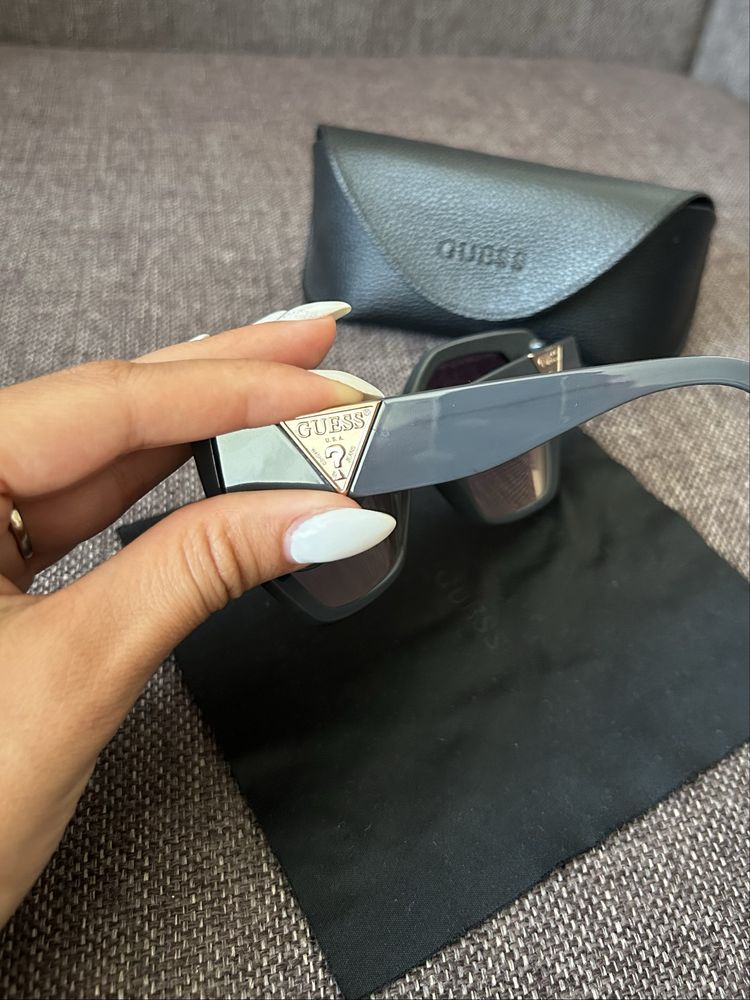 Слънчеви очила Guess