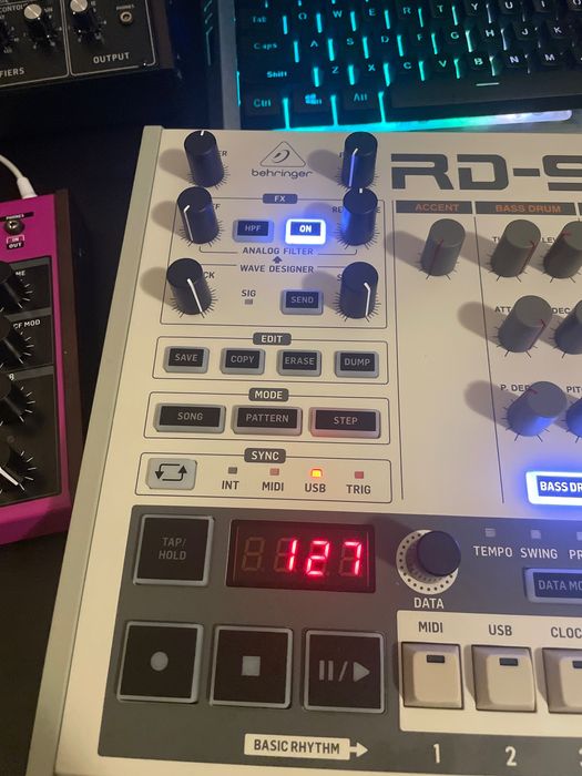 Behringer RD9 Groove box