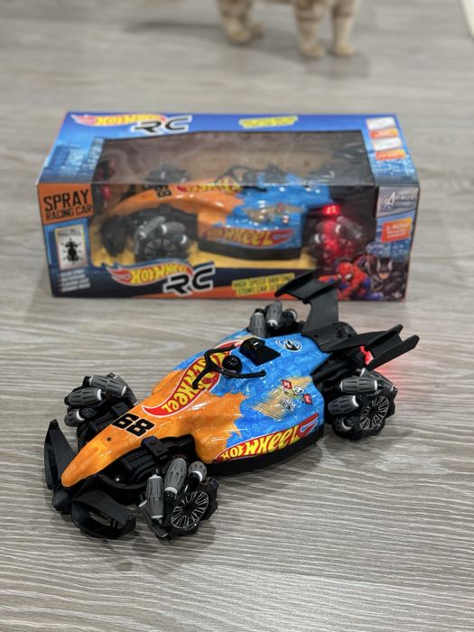 Hotwheel Spray Racing Car