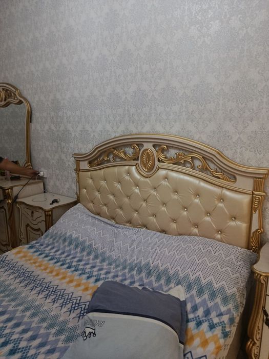 Spalni garnitur sotiladi