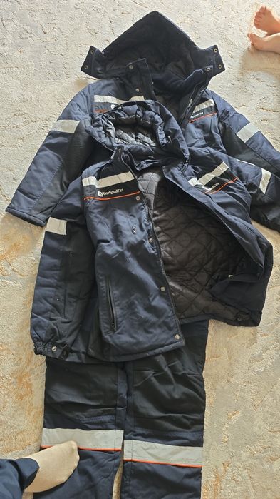 Продам спец одежду.