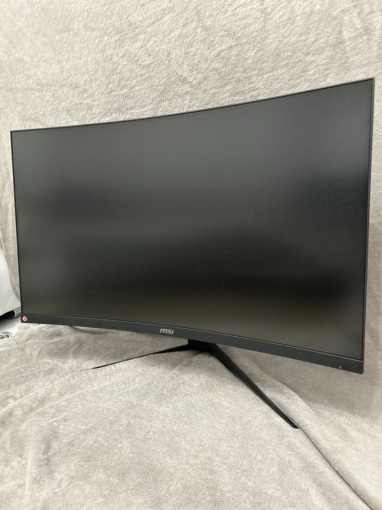 Monitor Gaming MSI G321CU, 31.5”, 4K UHD, 144Hz, Curved